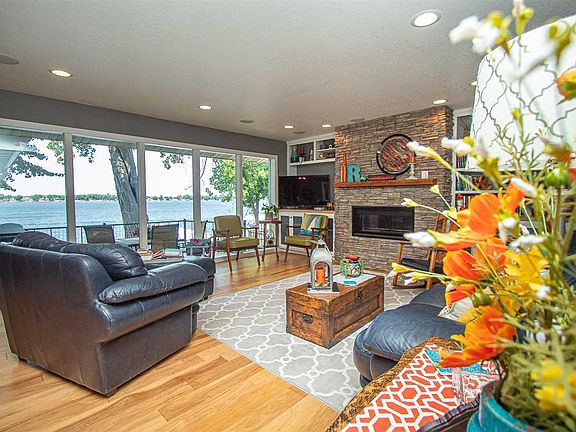3rd image of 24084 Kelleys Beach Dr