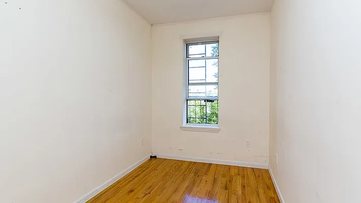 Rented by Nooklyn NYC LLC | media 12