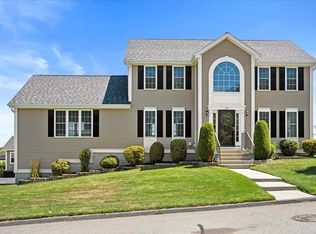 27 Briarcliff Dr, Auburn, MA 01501