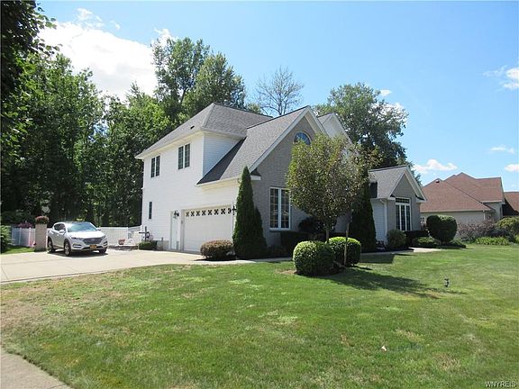 2nd image of 39 Clearwater Dr