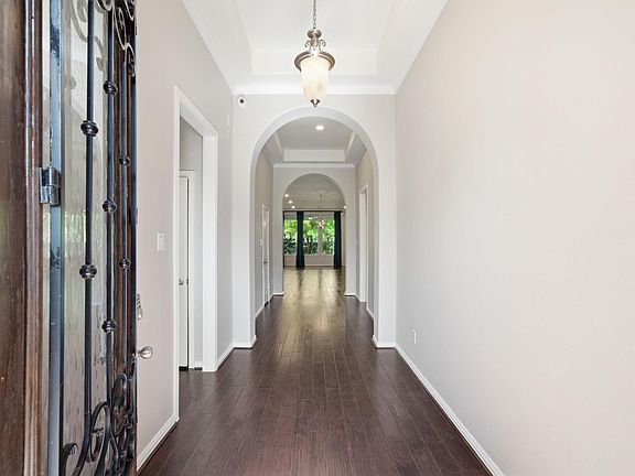 3rd image of 2807 Delmar Terrace Dr