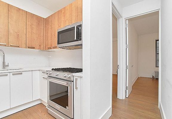 3rd image of 770 Saint Marks Ave APT 4F