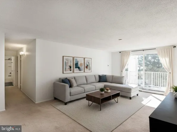 250 Ridge Pike APT 346B, Lafayette Hill, PA 19444