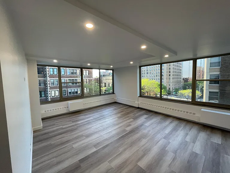 360 W Wellington Ave #5F — Photo 6