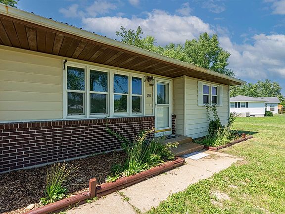 4th image of 308 Crescent Dr