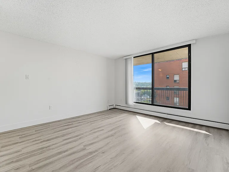 1310 14th Ave SW — Photo 10