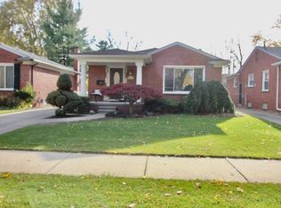 20300 Lochmoor St, Harper Woods, MI