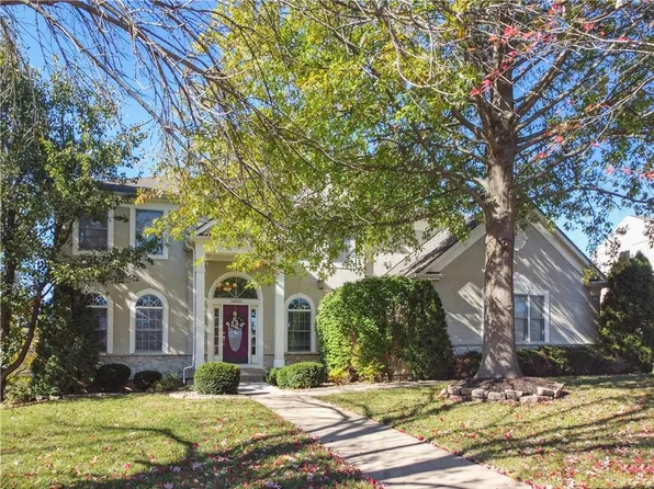 14600 Howe Dr, Leawood, KS 66224