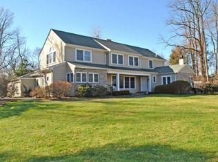 400 Clayton Rd, Scarsdale, NY 10583