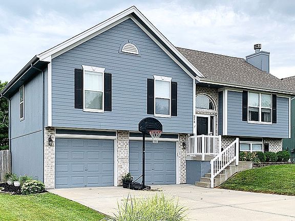 2nd image of 214 Woodhaven Dr