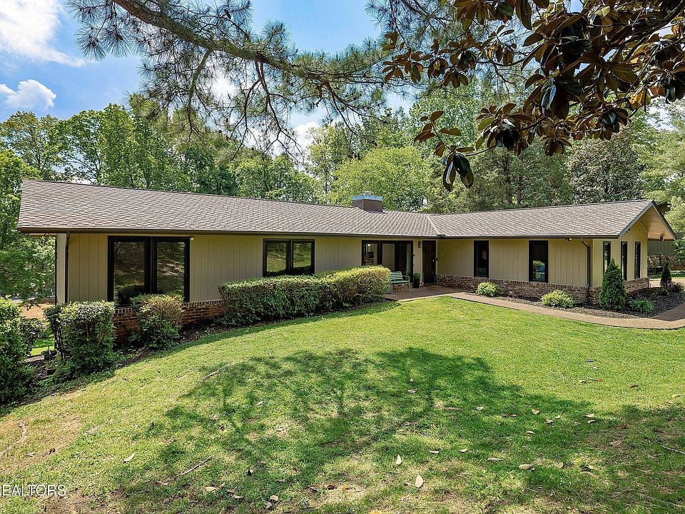 1st image of 160 Saint Andrews Dr