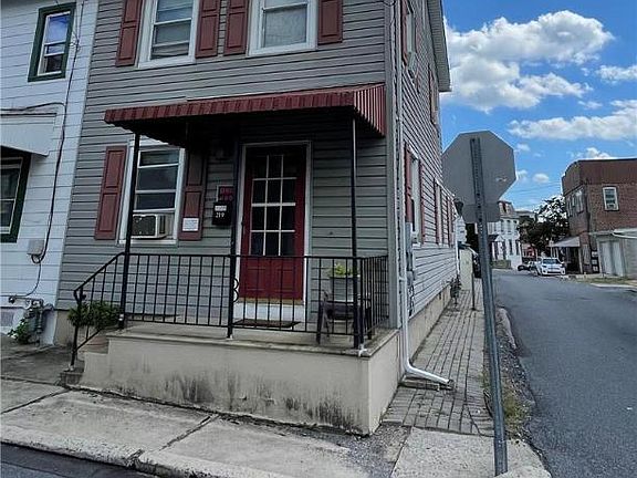 2nd image of 219 Mulberry St