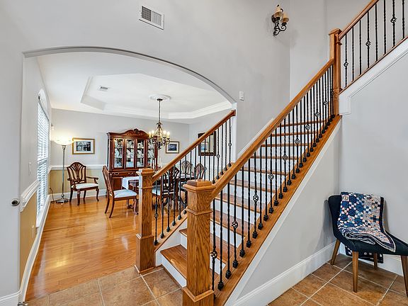 4th image of 2909 Weston Blvd