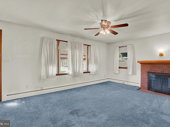5th image of 17 Pleasant Ave