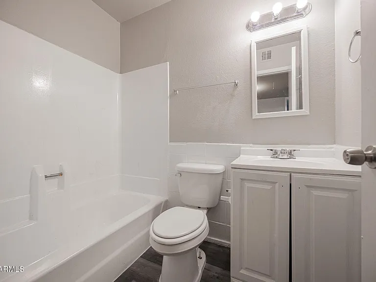 1703 W Mountain View Rd #14 — Photo 14