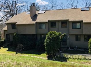 21 Country Club Ln #B, Milford, MA 01757