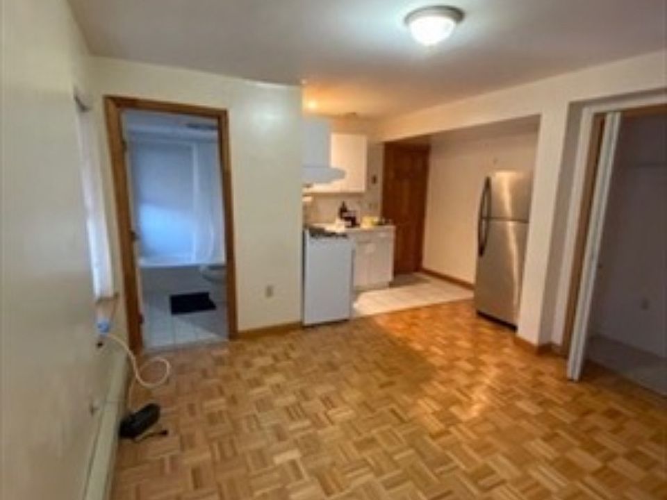 1st image of 260 Aspinwall Ave #0