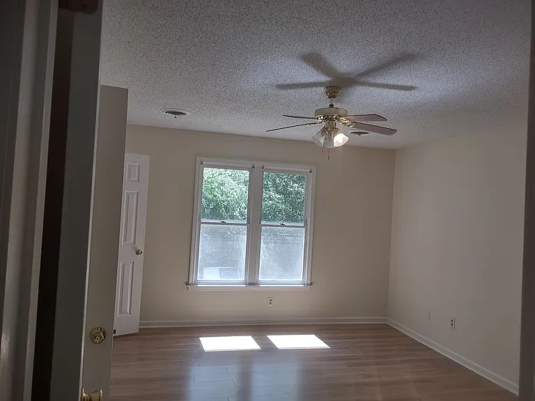 643 Folkstone Rd — Photo 19