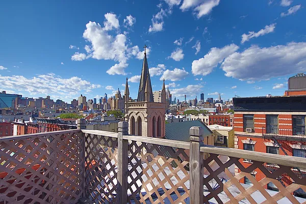 Rented by Compass | media 21