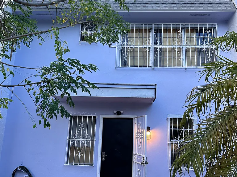 625 NW 10th St — Photo 1