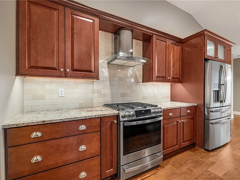 1352 Creeks Edge Dr — Photo 11