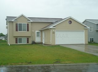 353 Maple Point Blvd, Mapleton, ND 58059