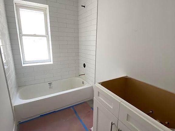 5th image of 2109 N Sedgwick St #K201