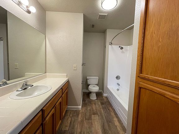 3rd image of 5325 El Camino Ave APT 212