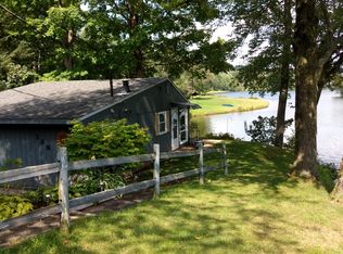 288 Shadowland Cove Rd, Cheshire, MA 01225