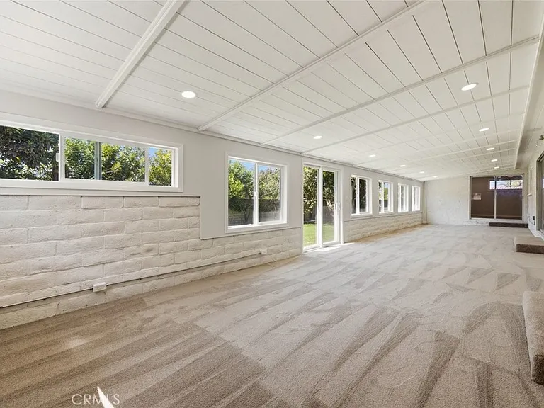 48 Mansfield Ln — Photo 16