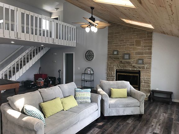 3rd image of 1534 Lake Crest Dr