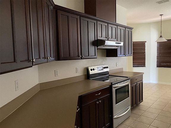 3rd image of 2707 Patrician Cir