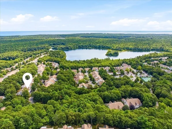 6 Champlain Cir, Plymouth, MA 02360