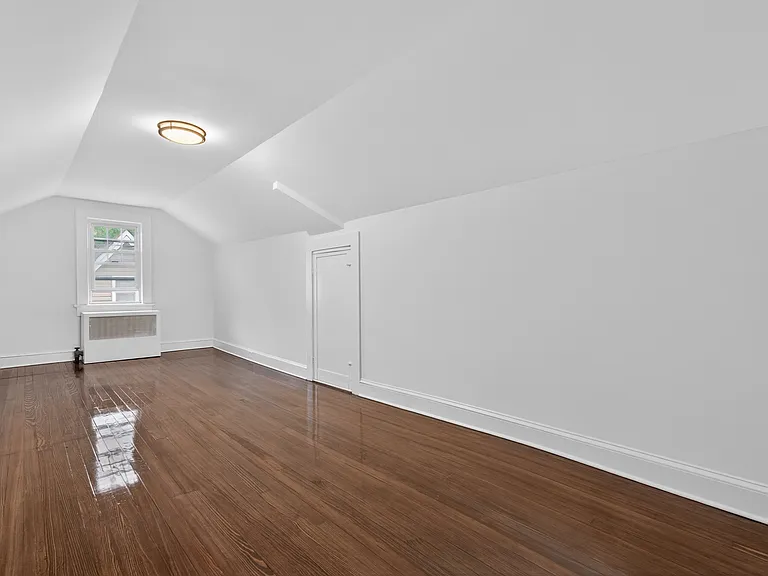 135 Rockwood Pl — Photo 14