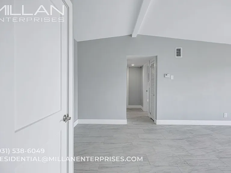 325 Capri Boulevard — Photo 53