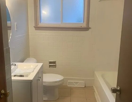 4th image of 6011 Lausche Ave