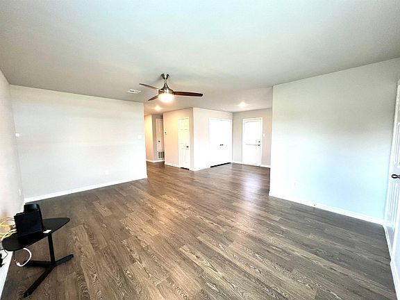 5th image of 1403 W Virginia Ave