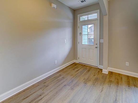 4th image of 176 Sierra Drive