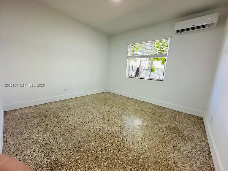 417 SE 14th Ct #4 — Photo 13