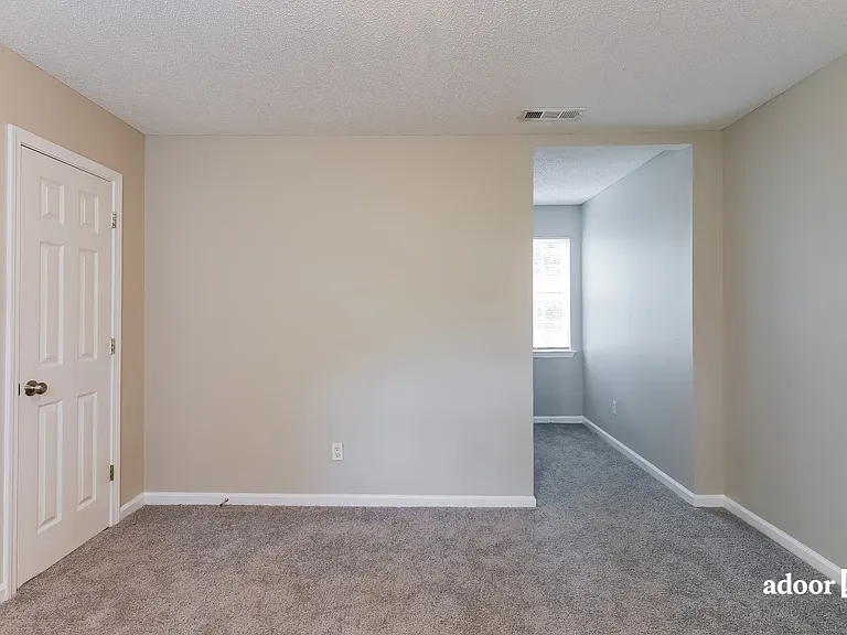 1136 Oak Creek Trl — Photo 10