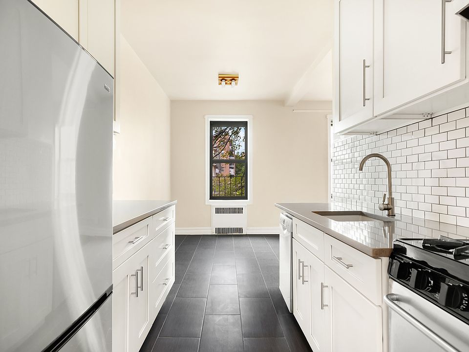 1st image of 515 Avenue I APT 2A