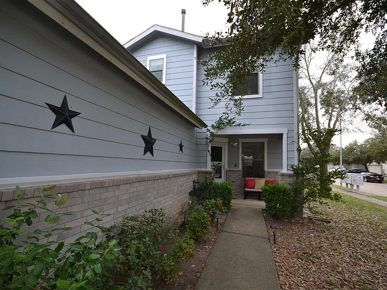 20751 Cypress Post Dr — Photo 2