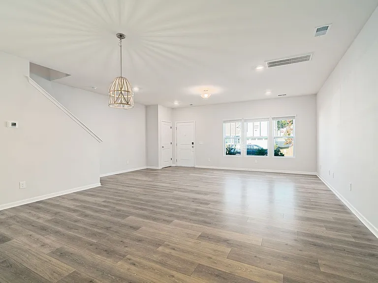 439 Avocet Dr — Photo 5