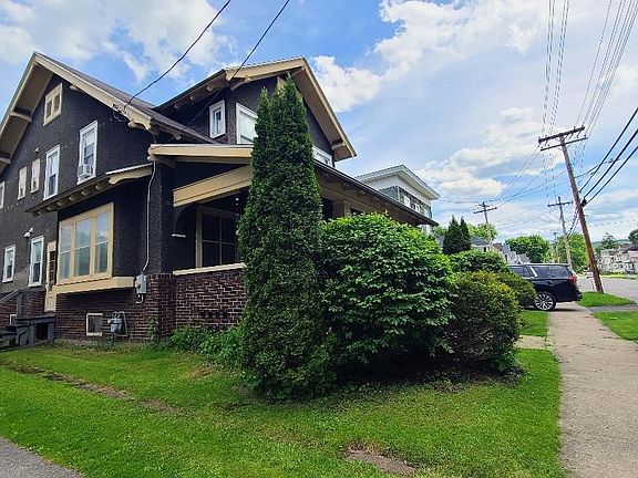 2nd image of 131 John St