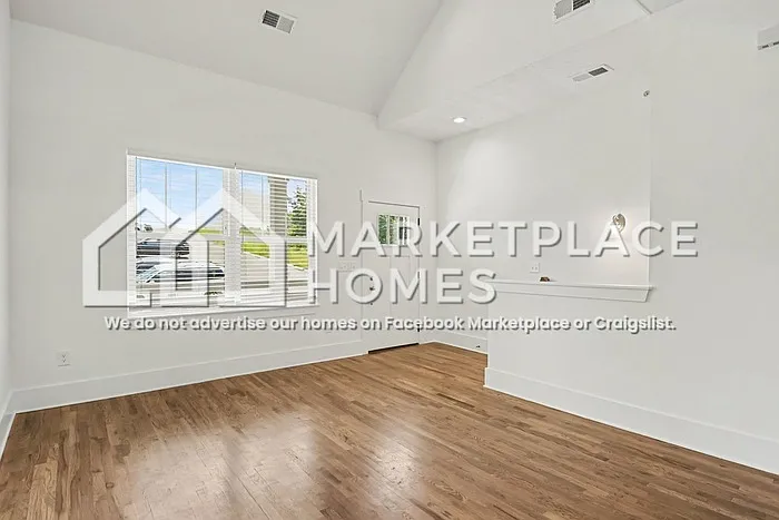 211 Briar Rd — Photo 4