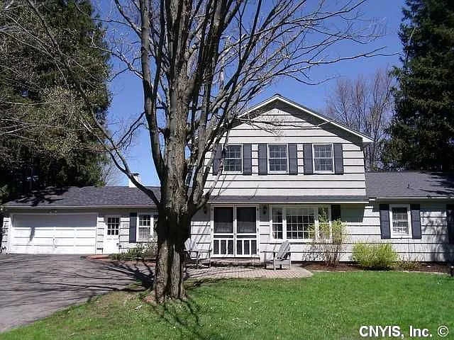 2177 Ten Eyck Ave photo 1