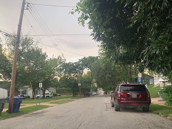 4th image of 1912 Kraft St