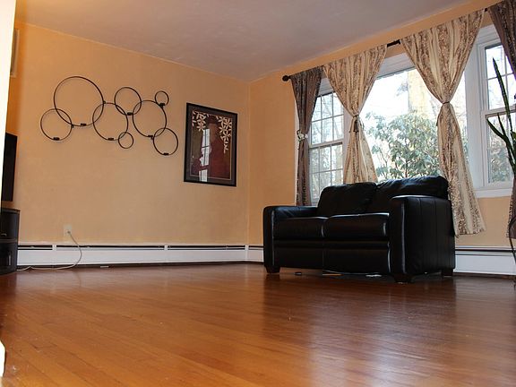 Living room (Continued)