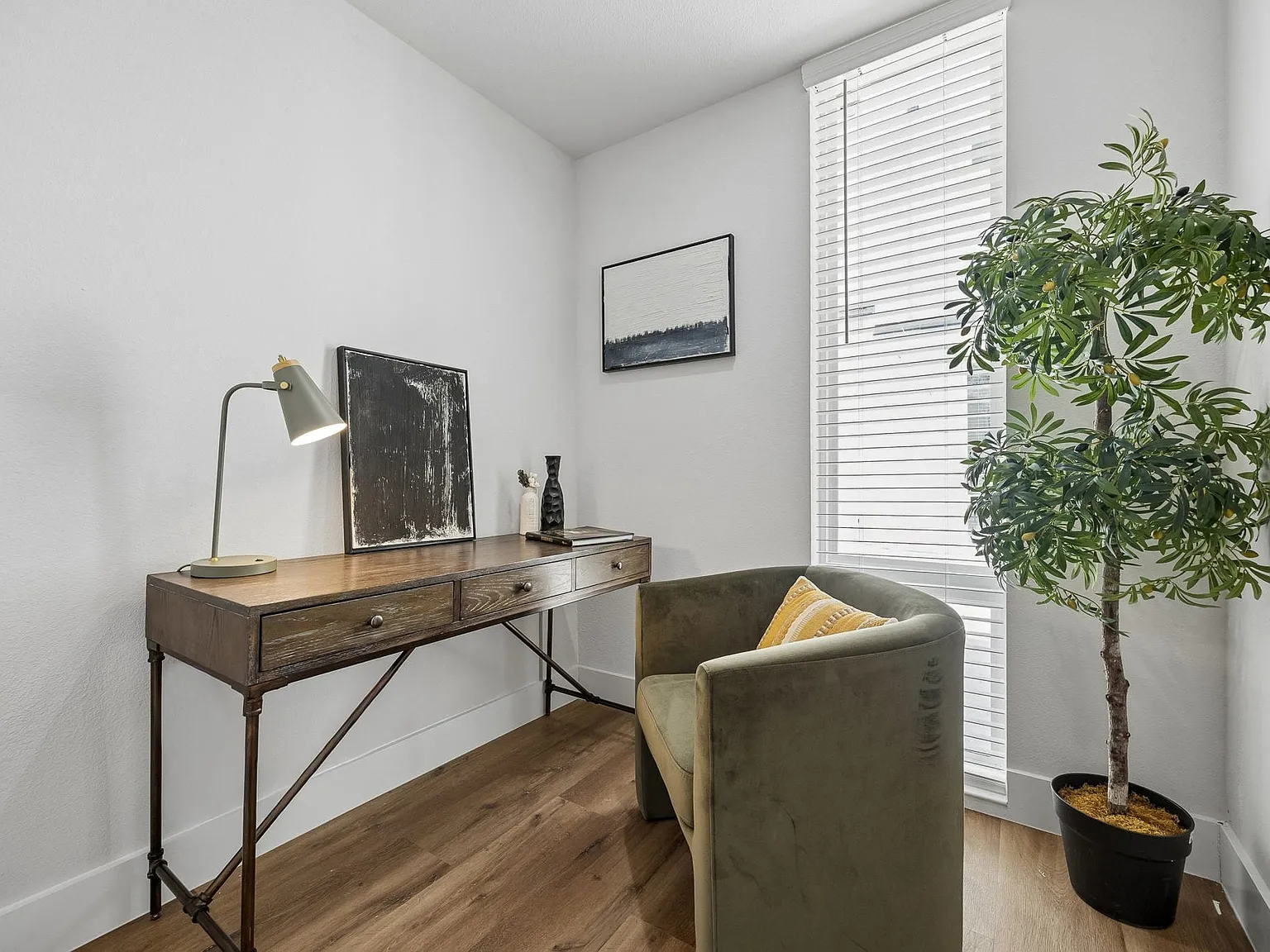 2 bed, 2.5 bath, 1533 sqft, $3,200 — Photo 3