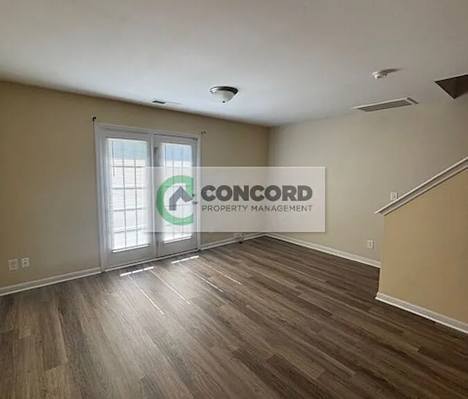 104 Silhouette Dr — Photo 2